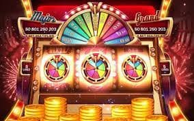 Pengguna dewasa membaca ketentuan VIP